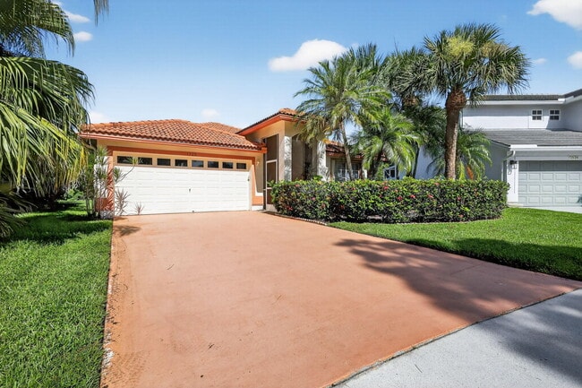 property at 1520 S Club Dr