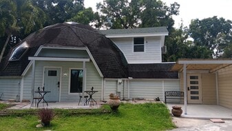 8694 Pioneer Rd in Royal Palm Beach, FL - Building Photo