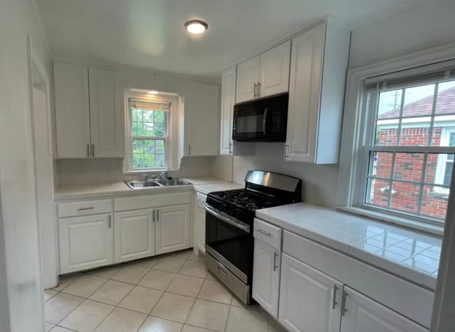 2802 Cleburne St in Houston, TX - Building Photo - Building Photo