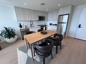 120 NW 31st St, Unit A2 in Miami, FL - Building Photo