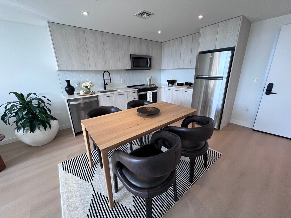 120 NW 31st St, Unit A2 in Miami, FL - Building Photo