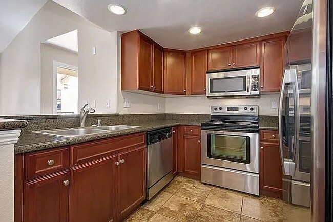 15293 Maturin Dr, Unit 96 in San Diego, CA - Building Photo - Building Photo