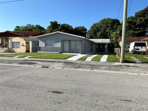 1746 NW 5th St in Miami, FL - Building Photo - Building Photo