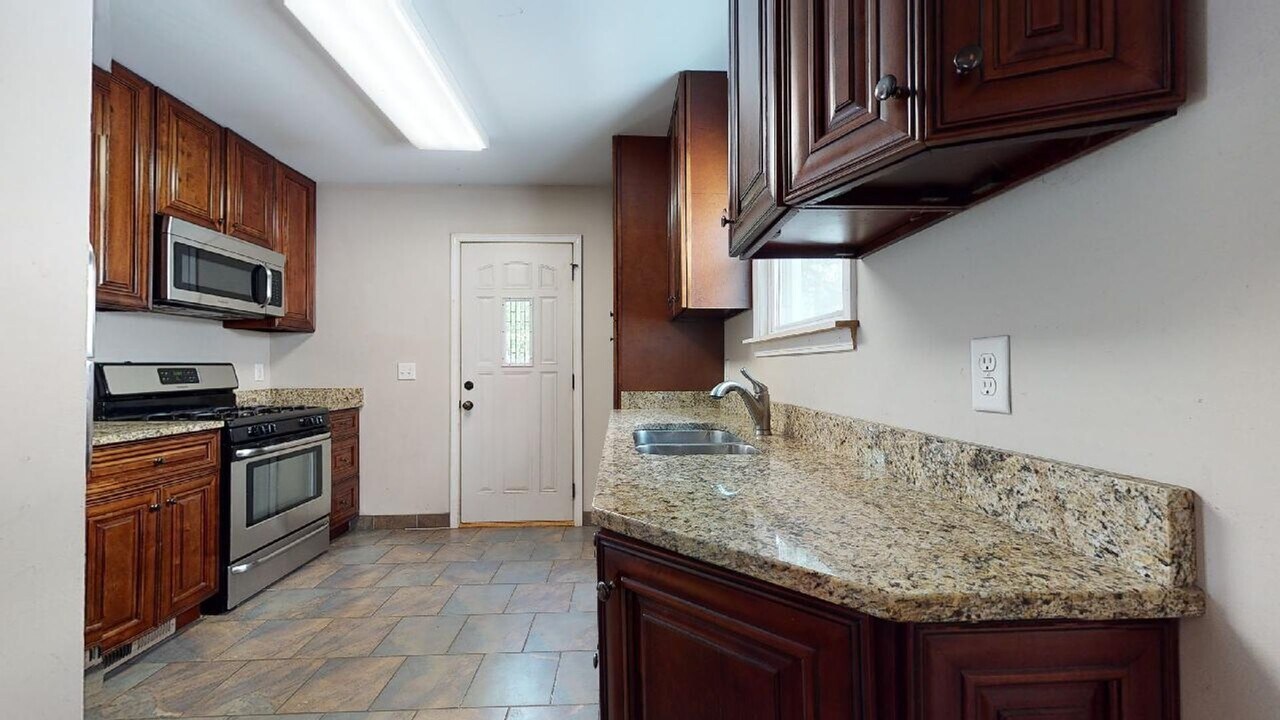 867 22nd Ave SE in Minneapolis, MN - Building Photo