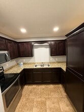 11114 Baywood St, Unit 102 in San Antonio, TX - Building Photo - Building Photo