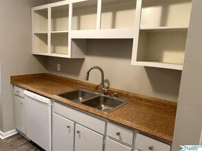 2018 Hobbs Rd SE in Huntsville, AL - Building Photo - Building Photo