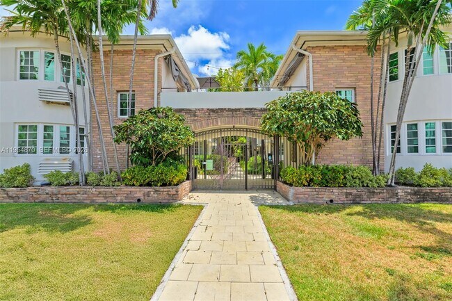 1601 Lenox Ave. in Miami Beach, FL - Building Photo - Building Photo