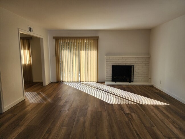 8042 Taylor Dr in Huntington Beach, CA - Building Photo - Building Photo