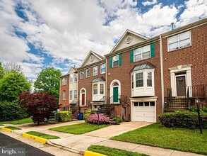 20780 Dockside Terrace in Sterling, VA - Building Photo - Building Photo