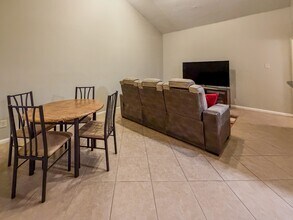 2574 Marilee Ln in Houston, TX - Building Photo - Building Photo