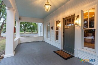 626 Burleson St in San Marcos, TX - Building Photo - Building Photo
