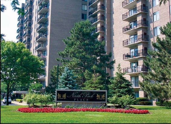 North Park Place Apartments in Southfield, MI - Building Photo