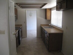 507 E Helena Dr in Phoenix, AZ - Building Photo - Building Photo