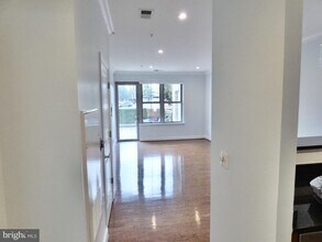 11800 Sunset Hills Rd in Reston, VA - Building Photo - Building Photo