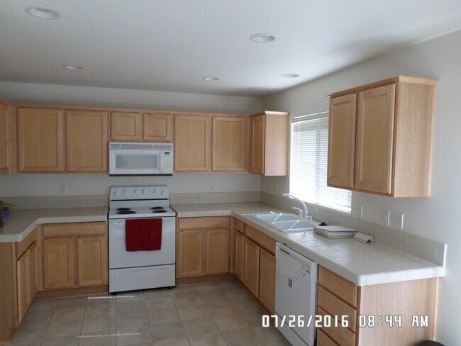 211 Churchill Downs St SE in Albany, OR - Building Photo - Building Photo