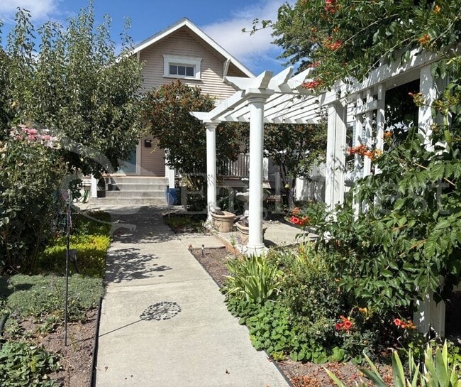 property at 515 Newell St