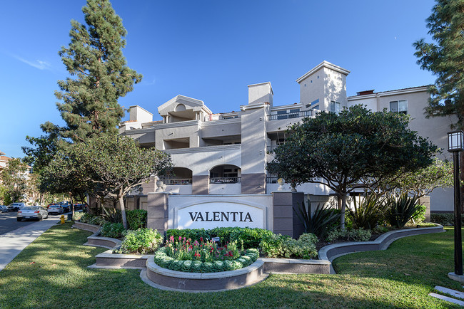 Valentia in San Diego, CA - Building Photo - Building Photo