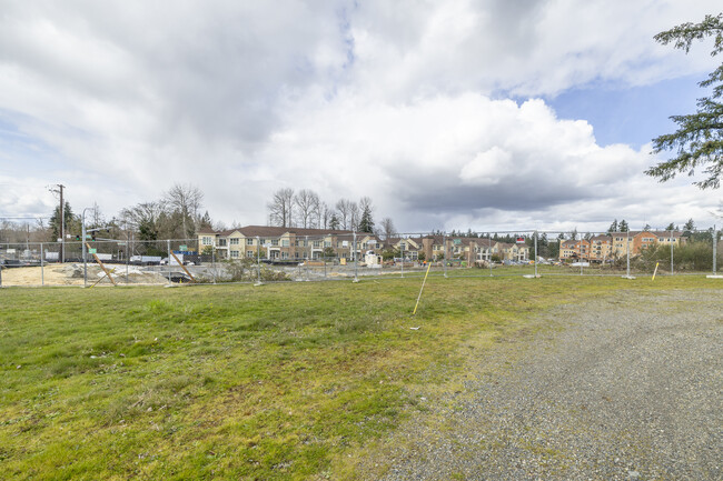 707 39th Ave SE in Puyallup, WA - Foto de edificio - Building Photo
