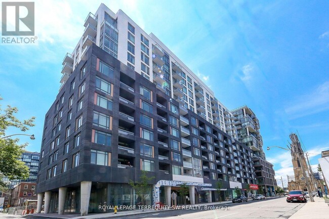 525-525 Adelaide St W