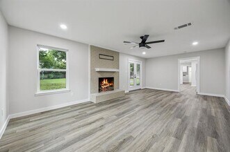 1721 Nueces Trail in Arlington, TX - Building Photo - Building Photo