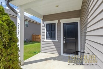 2123 Water Marsh Trl in Fuquay Varina, NC - Building Photo - Building Photo