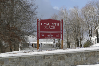 Hyacinth Place in Westbrook, ME - Building Photo - Building Photo