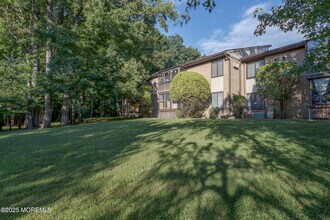 28 Meadow Green Cir in Englishtown, NJ - Building Photo - Building Photo