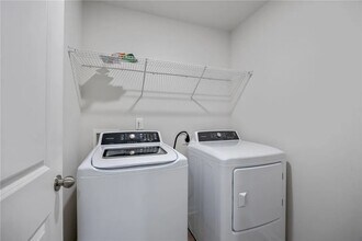 559 Brasstown Ct in Pendleton, SC - Foto de edificio - Building Photo