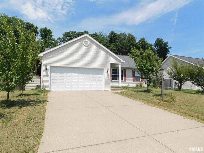 7792 Sandalwood Dr in Newburgh, IN - Building Photo - Building Photo