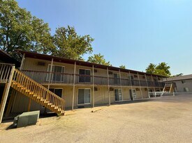 740 Michael St in Iowa City, IA - Building Photo