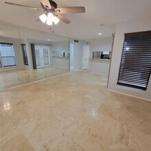 8020 Braesmain Dr in Houston, TX - Building Photo - Building Photo