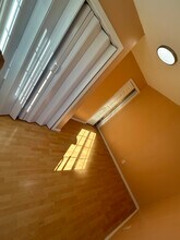 1811 N Lincoln St in Burbank, CA - Foto de edificio - Building Photo