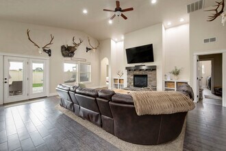 15495 Blue Sky Ave in Caldwell, ID - Building Photo - Building Photo