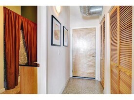 221 W Lancaster Ave in Fort Worth, TX - Building Photo