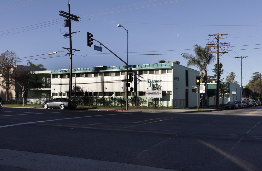 Tarzana Park Apartments in Reseda, CA - Building Photo