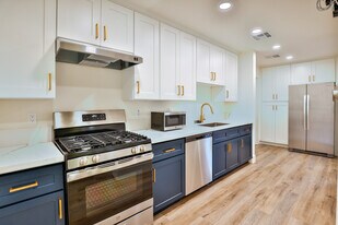 1426 W 27th St, Unit 1428 Private Room