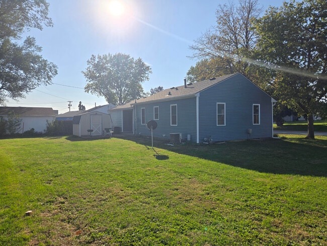 128 E 17th St N in Newton, IA - Building Photo - Building Photo
