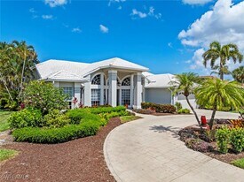 8949 Lely Island Cir in Naples, FL - Building Photo