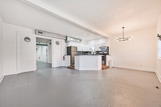 2201 48th St in Galveston, TX - Building Photo - Building Photo