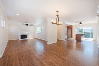 15871 Belfast Ln in Huntington Beach, CA - Building Photo - Building Photo