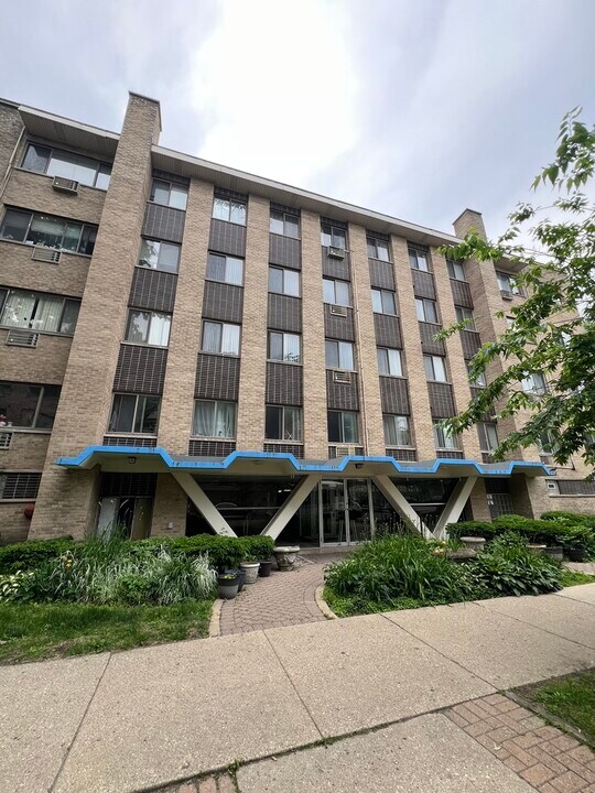 6250 N Kenmore Ave in Chicago, IL - Building Photo