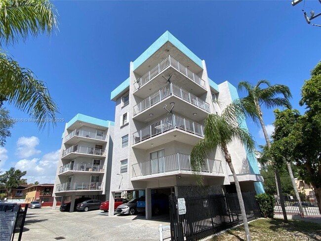 140 NW 14th Ave in Miami, FL - Building Photo - Building Photo