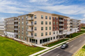 Triton Glen in Glen Allen, VA - Foto de edificio - Building Photo