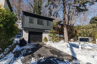 94 Valley Ave in Highlands, NJ - Building Photo