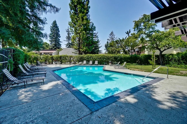 property at 999 Evelyn Terrace W