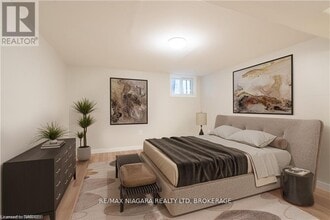 7121 Dorchester Rd in Niagara Falls, ON - Building Photo - Building Photo