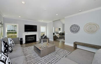 19 Quail Run in Hampton Bays, NY - Building Photo - Building Photo