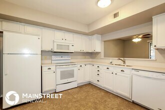 3830 W Marconi Ave in Phoenix, AZ - Building Photo - Building Photo