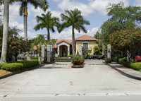 The Enclave At Doral in Doral, FL - Foto de edificio - Building Photo