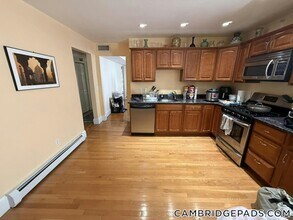 24 Madison Ave, Unit 3 in Cambridge, MA - Building Photo - Building Photo